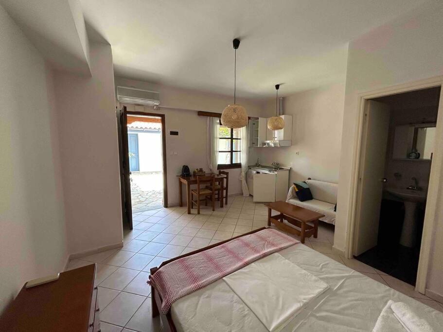 Cozy Studio In Skala, Agistriアパートメント エクステリア 写真